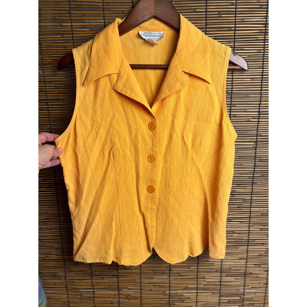 Petite Impressions Mustard Yellow Crinkle Sleeveless Button Up Vintage Hem Top M